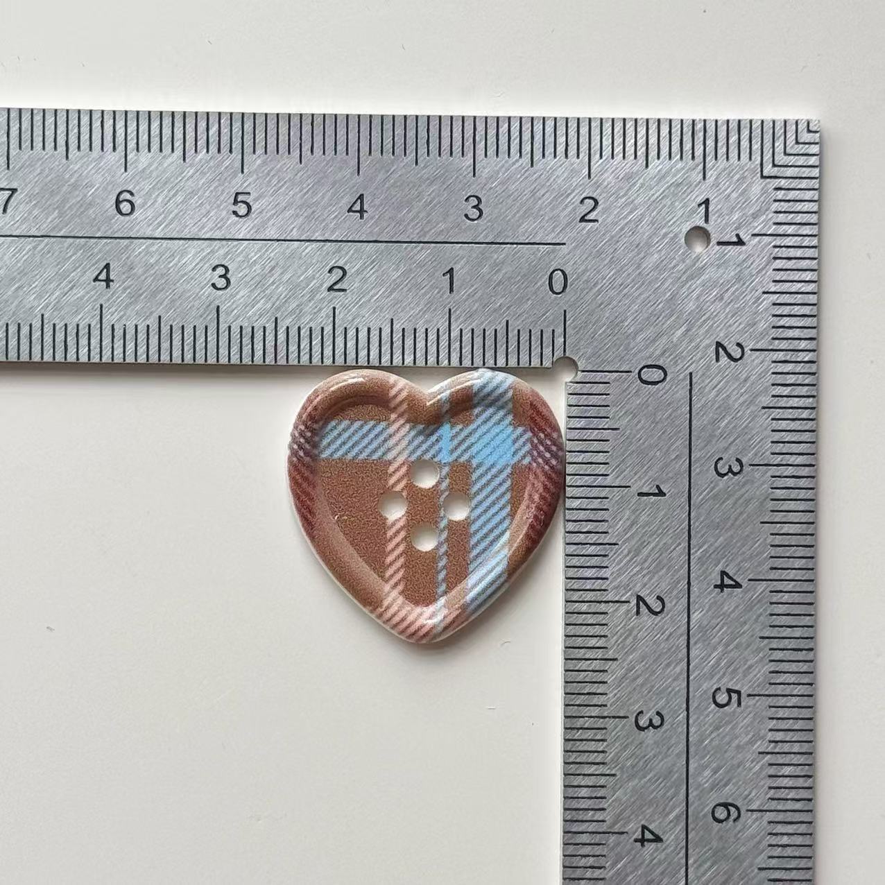 Cute Style Plaid Heart Button