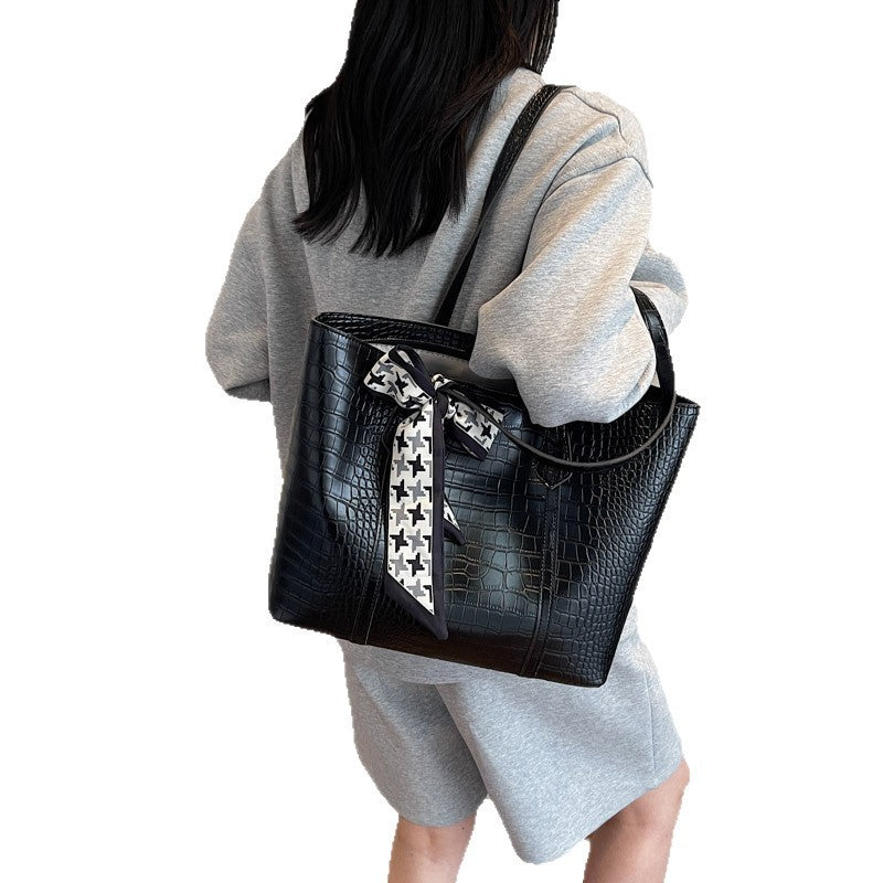 Temperament Commute All-match Underarm Bag